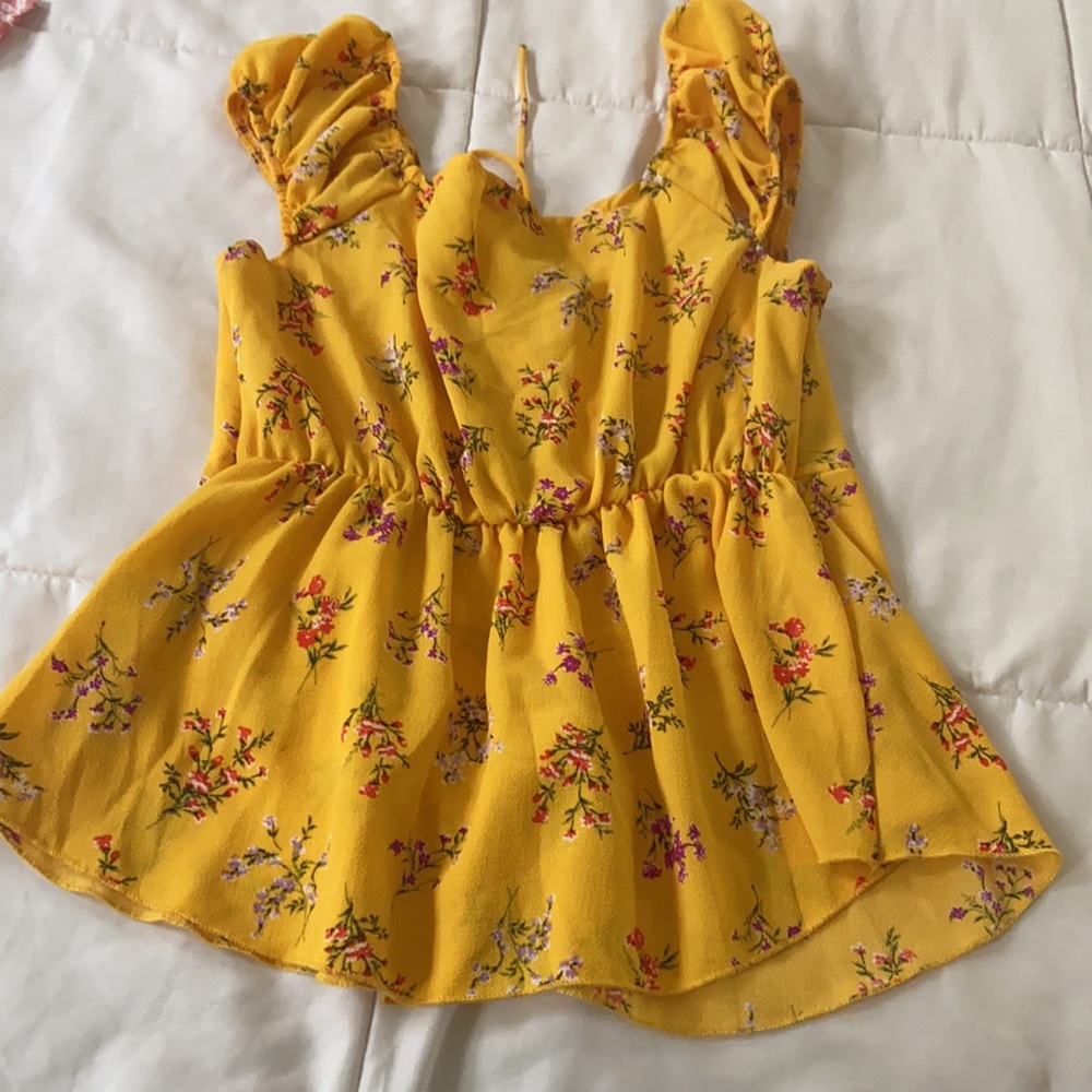Yellow top - Picture 2 of 2